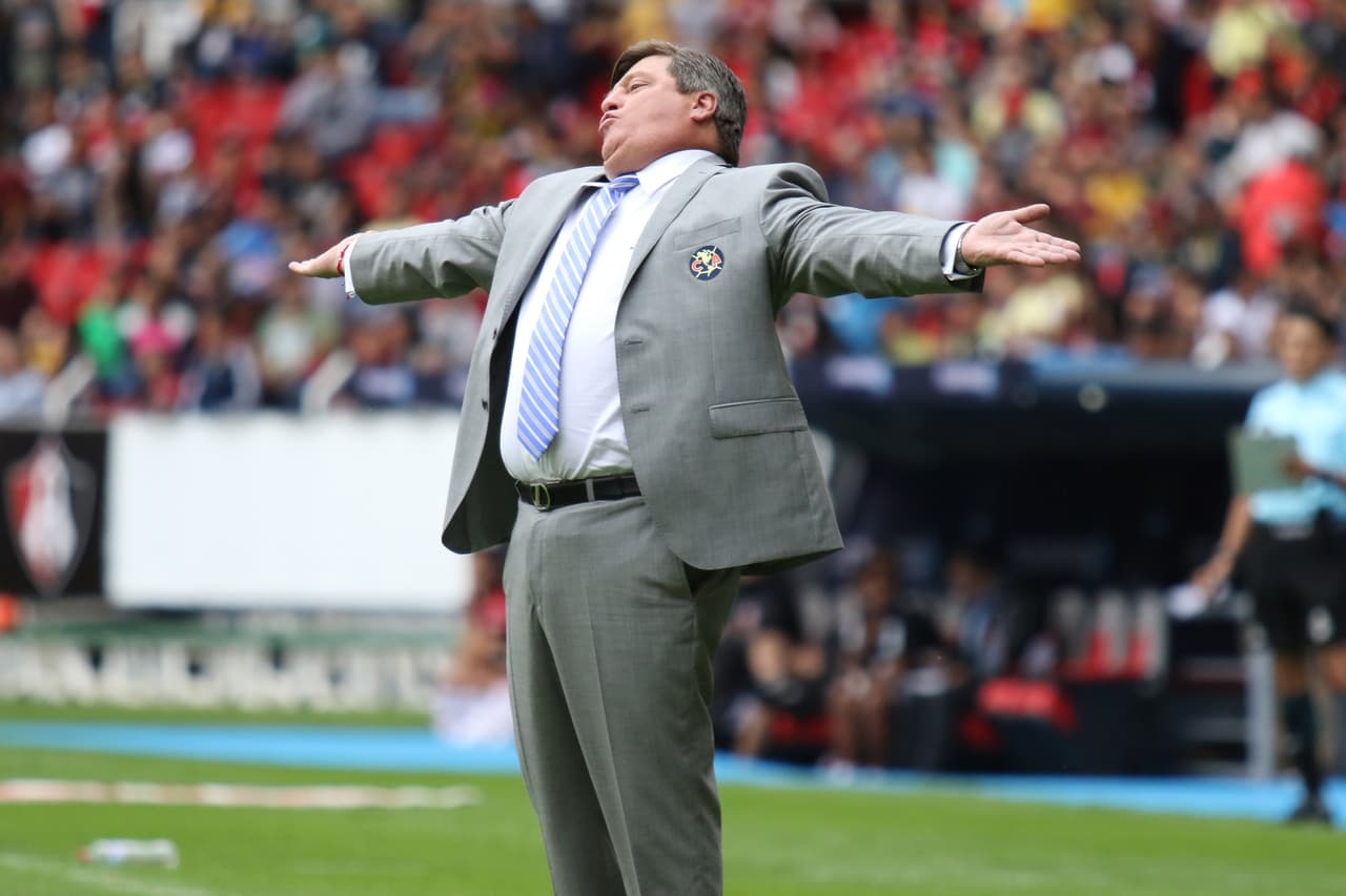 También es cierto que el temperamento de Herrera suele ser uno de sus peores enemigos, pues tiene reacciones explosivas que por momentos juegan en su contra.