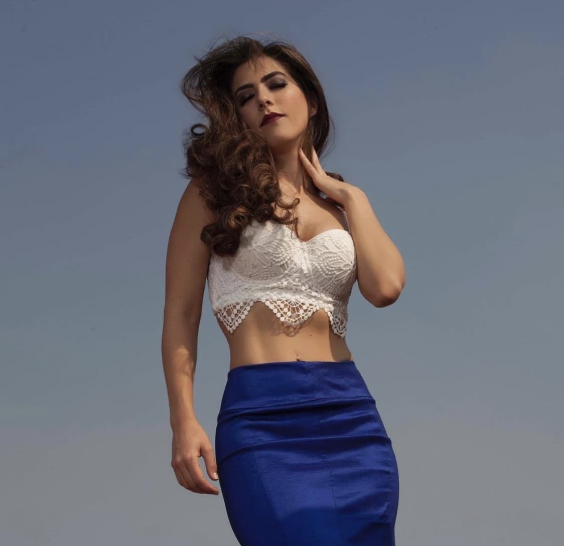 La talentosa actriz también estudió jazz, ballet y canto que la llevaron a participar en telenovelas, obras de teatro y musicales.
<br>