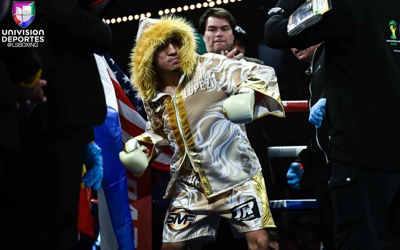 Teofimo López bien podría haberse llevado desde ya el premio al nocaut del año, luego de noquear en 44 segundos a Mason Menard.