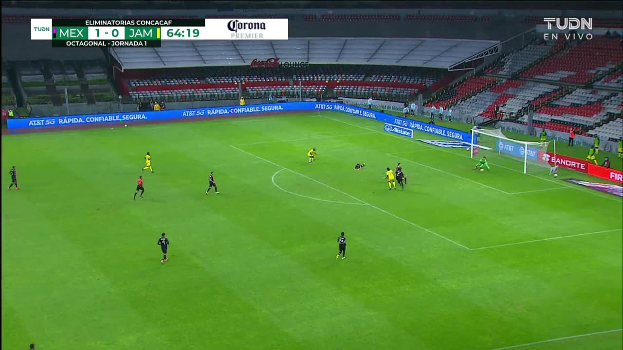 ¡GOL!  anota para Jamaica. Shamar Nicholson