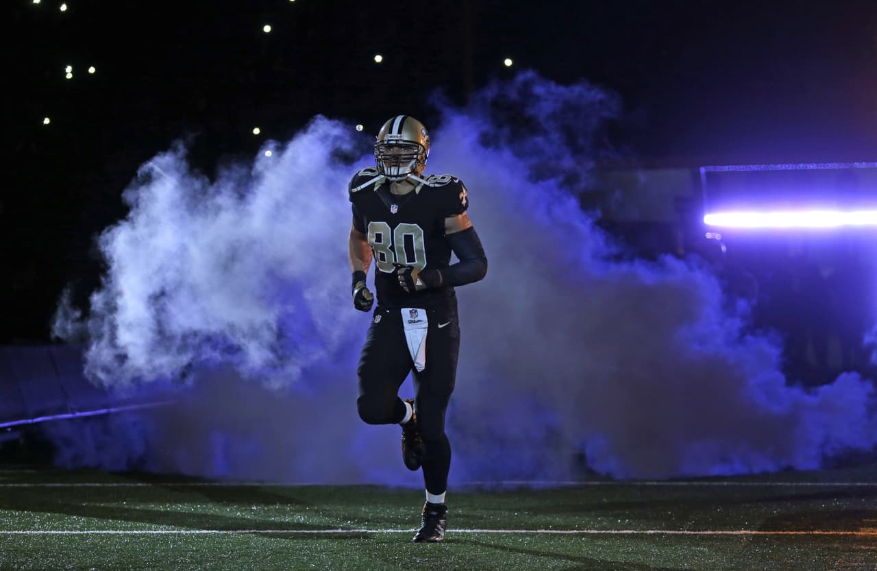New Orleans Saints tight end Jimmy Graham (80) runs onto the field before an NFL football game against the Atlanta Falcons in New Orleans, Sunday, Dec. 21, 2014. (AP Photo/Gerald Herbert)