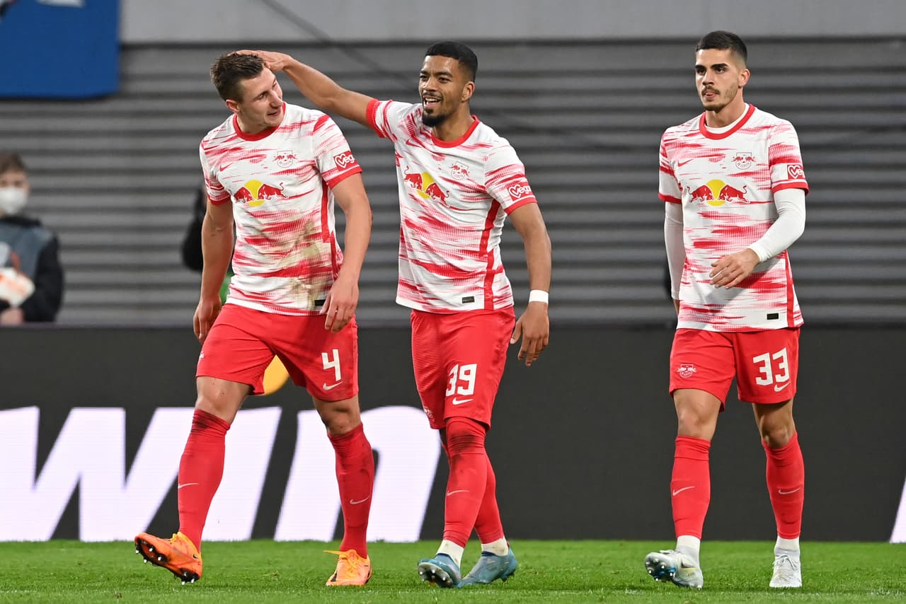 Red Bull encontraba la igualdad unos segundos después, a los 58' minutos, con un autogol de Zappacosta.