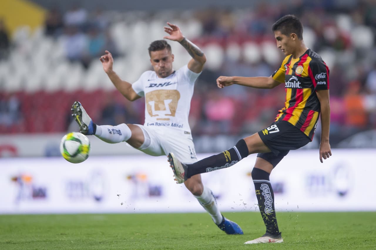 El equipo del Ascenso MX tomó por sorpresa al visitante y de gran estirpe. Los Leones Negros comenzaron envalentonados y muy echados para adelante en los minutos iniciales.