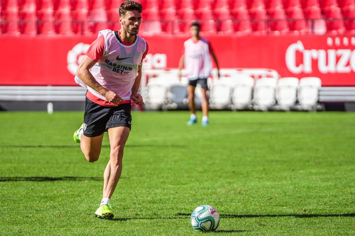 Así se vivieron los últimos entrenamientos del Real Betis y del Sevilla previos al Derbi de este domingo.