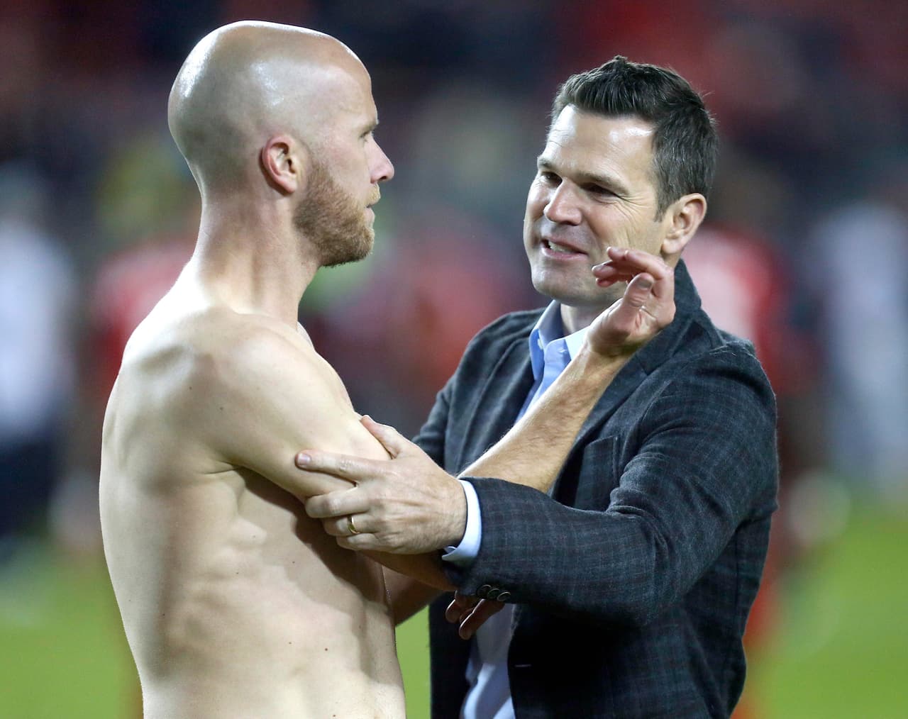 Michael Bradley y Greg Vanney, capitán y entrenador de Toronto FC.