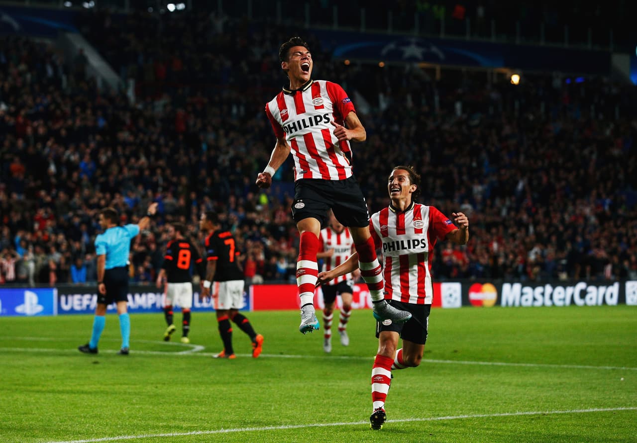 EINDHOVEN, NETHERLANDS - SEPTEMBER 15: Hector Moreno of PSV Eindhoven celebrates as he scores their first and equalising goal during the UEFA Champions League Group B match between PSV Eindhoven and Manchester United at PSV Stadion on September 15, 2015 in Eindhoven, Netherlands. (Photo by Dean Mouhtaropoulos/Getty Images)
