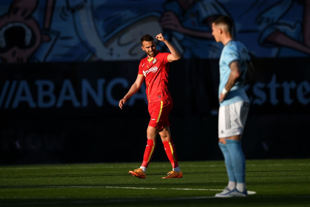 El Celta de Vigo, con Néstor Araújo, perdió en casa con Getafe, mientras que el Atlético de Madrid empató ante Granada. En los colchoneros fue baja el mexicano Héctor Herrera, mientras que en los de Vigo no jugó Orbelín Pineda.