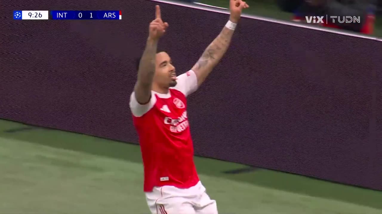 ¡Goool del Arsenal! Gabriel Jesus aparece en el área para abrir el marcador