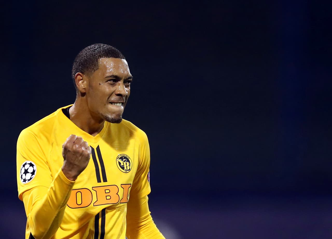 Pero el gol afectó a los croatas más de la cuenta, los dejó contra las cuerdas y mareados. A los 66 el propio Hoarau marcó el 2-1 y silcenciaba el Estadio Maksimir en la capital croata.