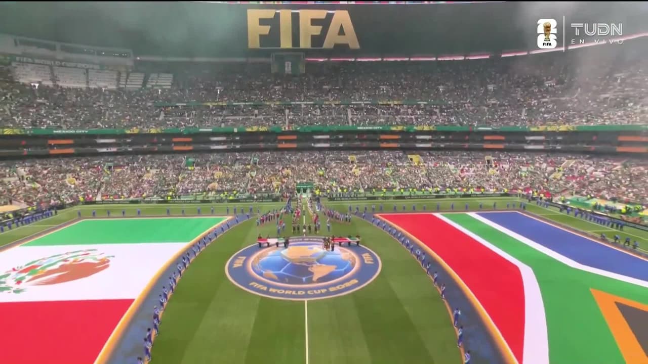 ¡Nuevo formato de salida! Salta a la cancha los jugadores