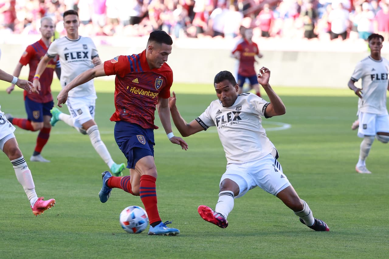 En el centro de la defensa, y con algunas intervenciones providenciales frente a Real Salt Lake, está Eddie Segura, de LAFC.
<br>