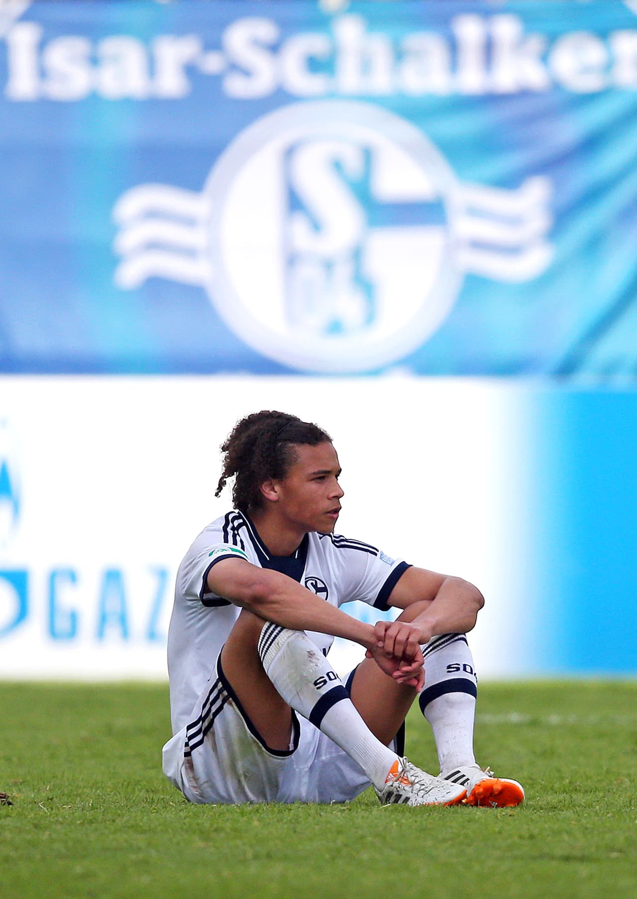 Otro crack surgido del Schalke 04 es el extremo Leroy Sané, de padre senegalés y madre alemana.