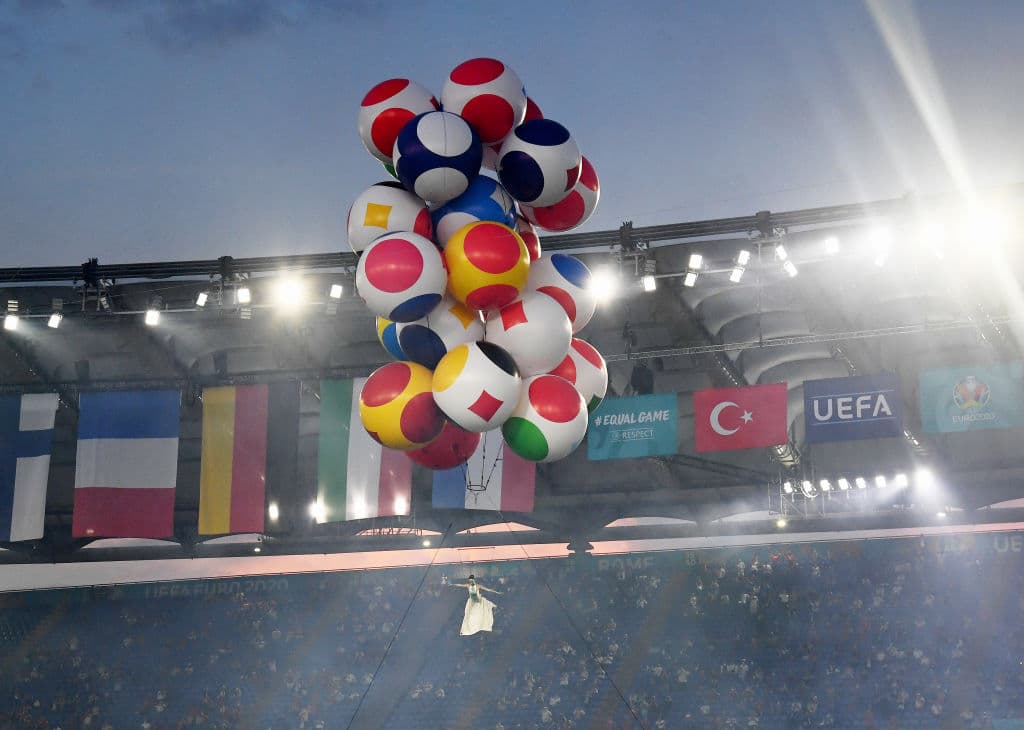 La inauguración de la Euro 2020lució espectacular con banda en vivo, globos, fuegos articifiales y la increíble presentación de Andrea Bocelli.