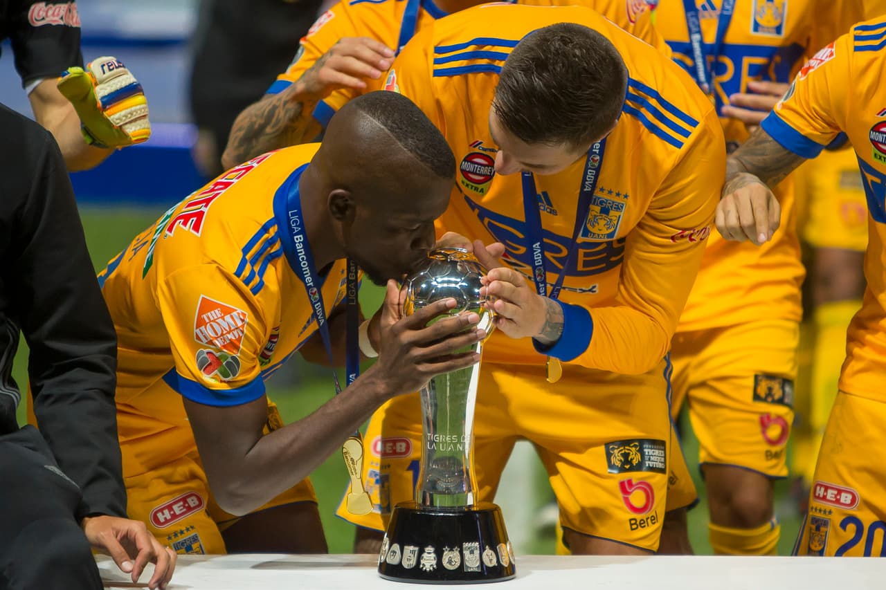 ¡Qué manera de festejar! ¡Los Tigres son campeones del fútbol mexicano!