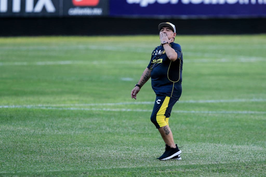 Es muy probable ver que Maradona y sus excentricidades sean protagonistas en el debut del equipo. Su personalidad suele hacerlo muy llamativo.