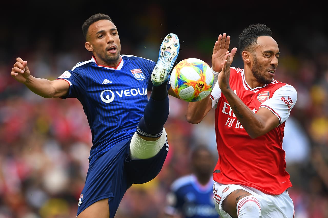 Lyon venció al Arsenal y se llevó la Emirates Cup