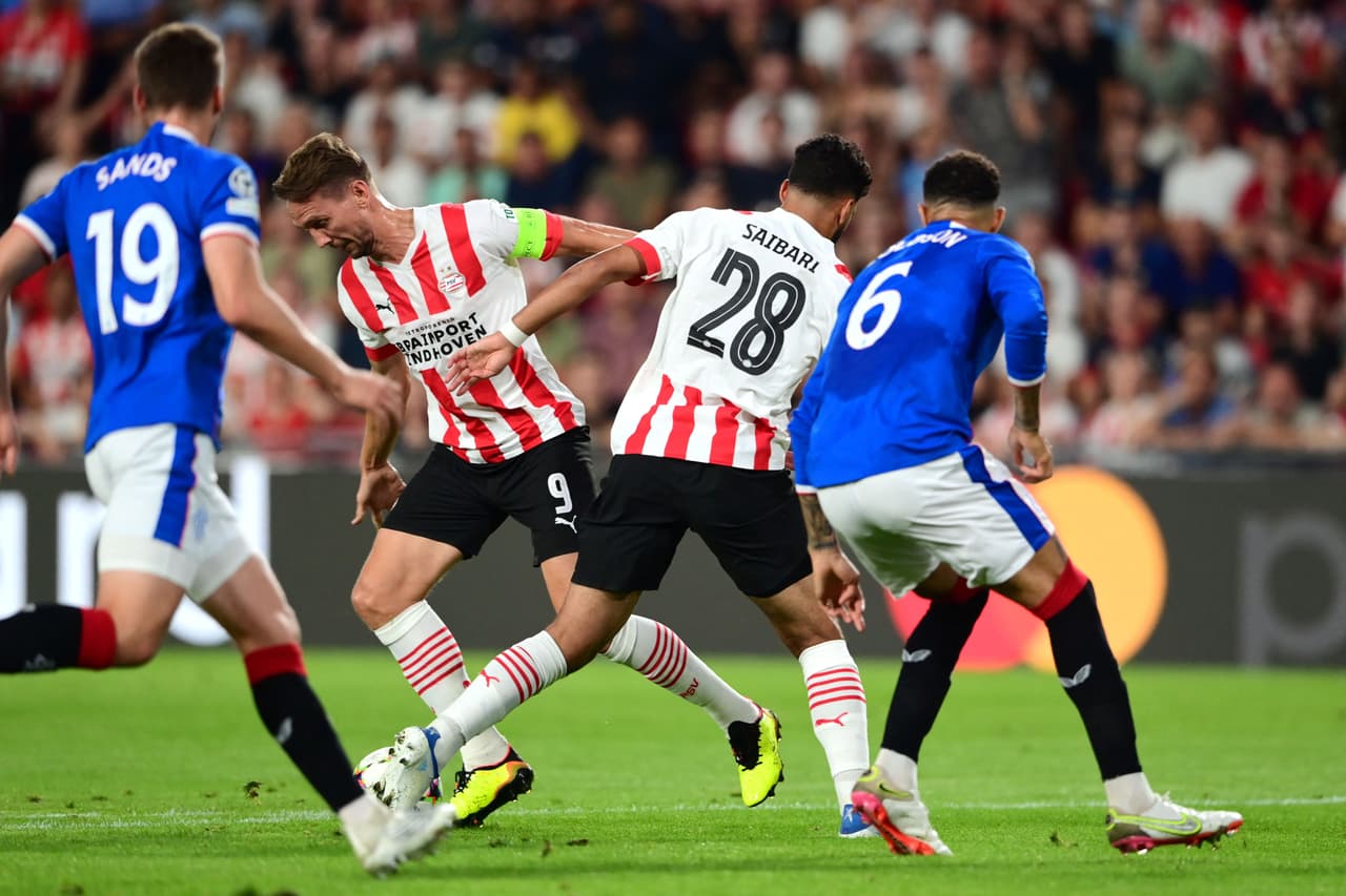 Rangers se impuso con un gol de Antonio Colak, quien aprovechó un error de la defensa del PSV Eindhoven.
