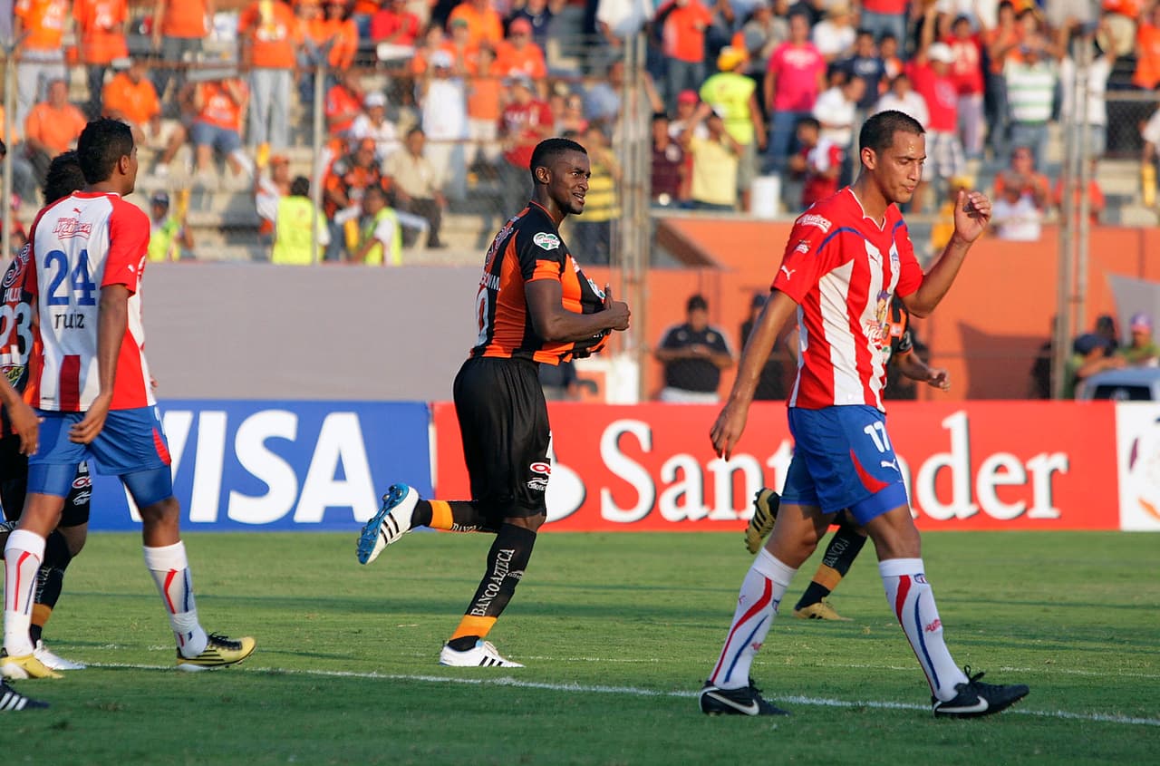 Jackson Martínez fue una máquina de hacer goles en Jaguares de Chiapas. El atacante llego a 68 tantos con el equipo, siendo el tercer goleador histórico en el club.