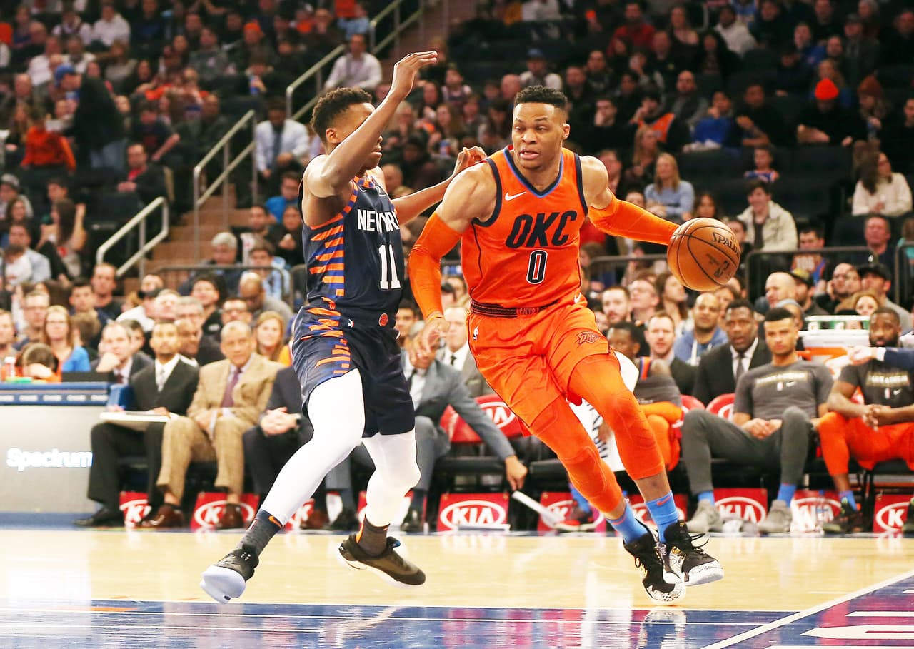 <b>Oklahoma City 127-109 New York</b>. Paul George se destapó con 31 puntos para que el Thunder (28-18) venciera en el Madison Square Garden a los Knicks (10-35), por quienes brilló Tim Hardaway (23 pts).