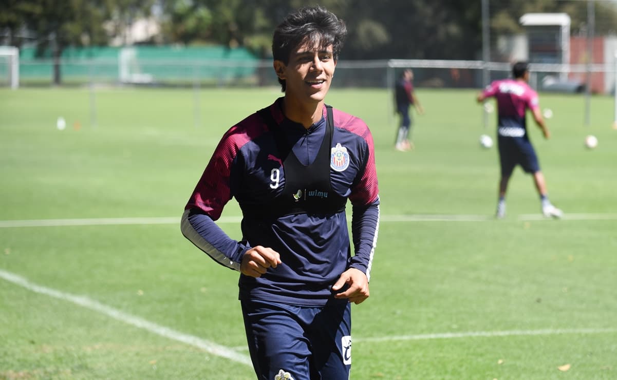 Tena sobre posible salida de Macías: "Tenemos que estar preparados"