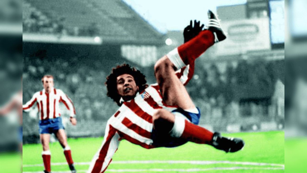 <b>¡Historia pura!</b>
<br>- Fue un 21 de abril de 1985 cuando finalizó la temporada 1984-1985 en España y con ello, se consumó el primer título Pichichi para Hugo Sánchez en el futbol español.
<br>- Hugo, es el cuarto máximo goleador de la historia de LaLiga con 234 anotaciones.