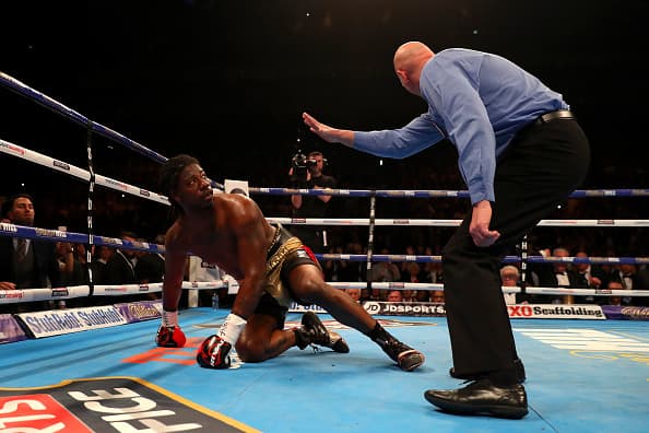 Anthony Joshua conquistó el título compelto al derrotar a Charles Martin: Lee Selby y Jamie McDonnell conservaron sus títulos pluma y gallo respectivamente.