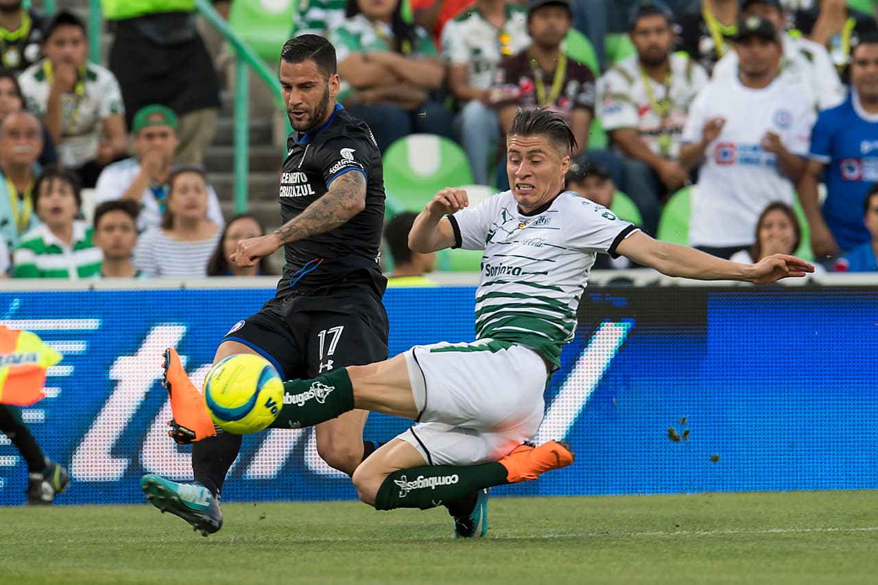 Cruz Azul intentó reaccionar pero no les alcanzó para contrarrestar el mejor juego desplegado por el equipo local.