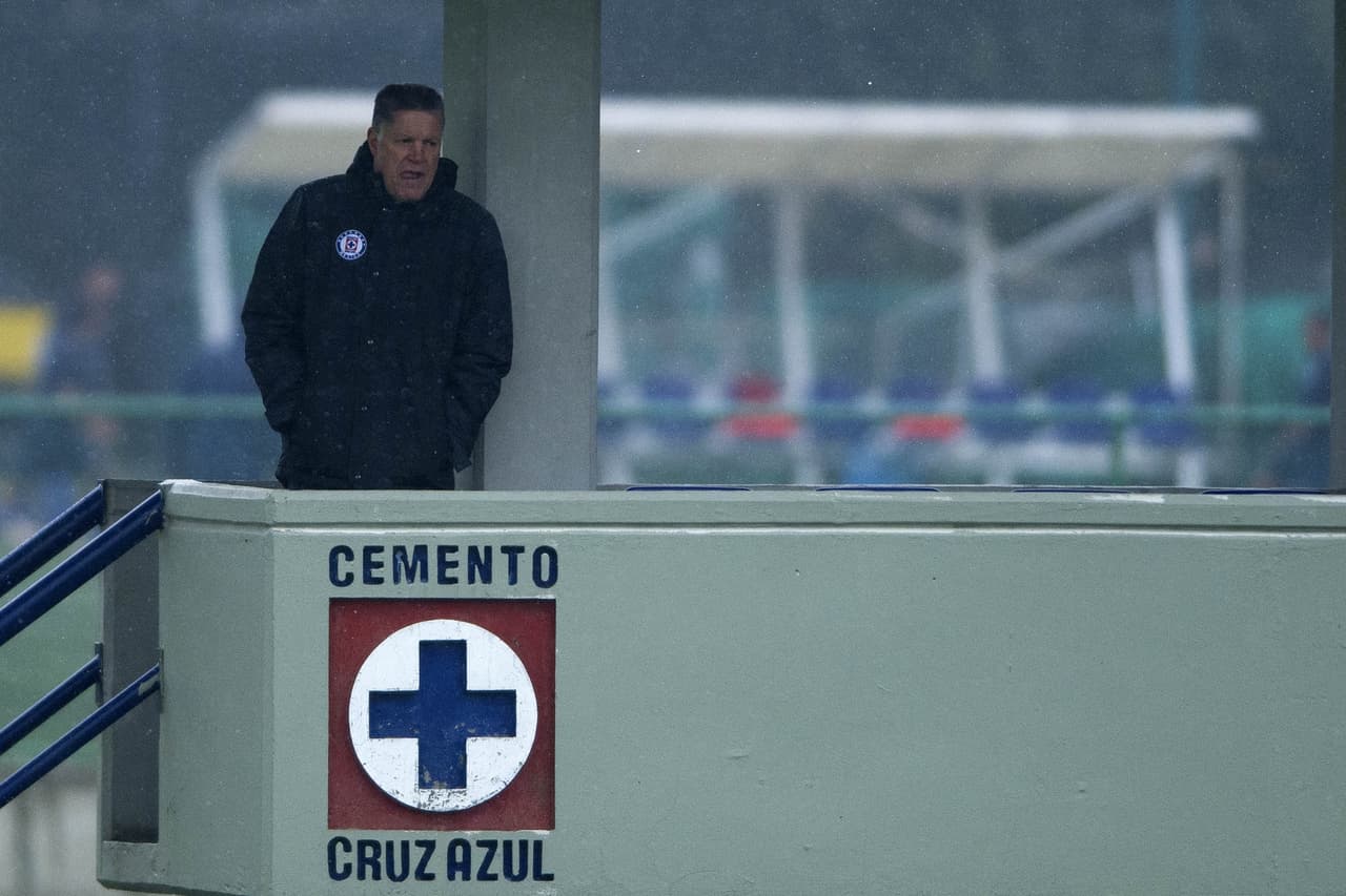 En esa misma línea se mantiene el presidente del club, Ricardo Peláez, que sigue el día a día del equipo.