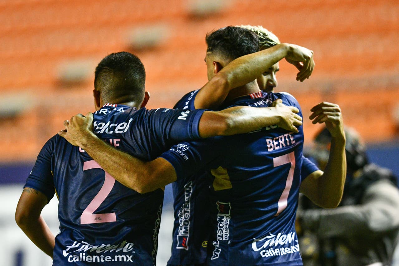 Germán Berterame adelantó al San Luis aprovechando un balón en el área.