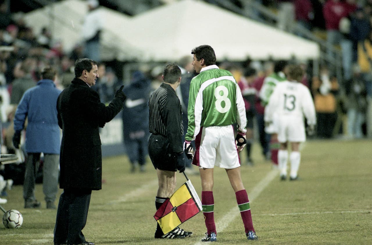 <b>Enrique Meza 2000 y 2001.</b> El "Ojitos" Meza perdió un amistoso y un juego de eliminatoria por idéntico marcador. Es el único entrenador que ha perdido en dos ocasiones 2-0 con Estados Unidos.