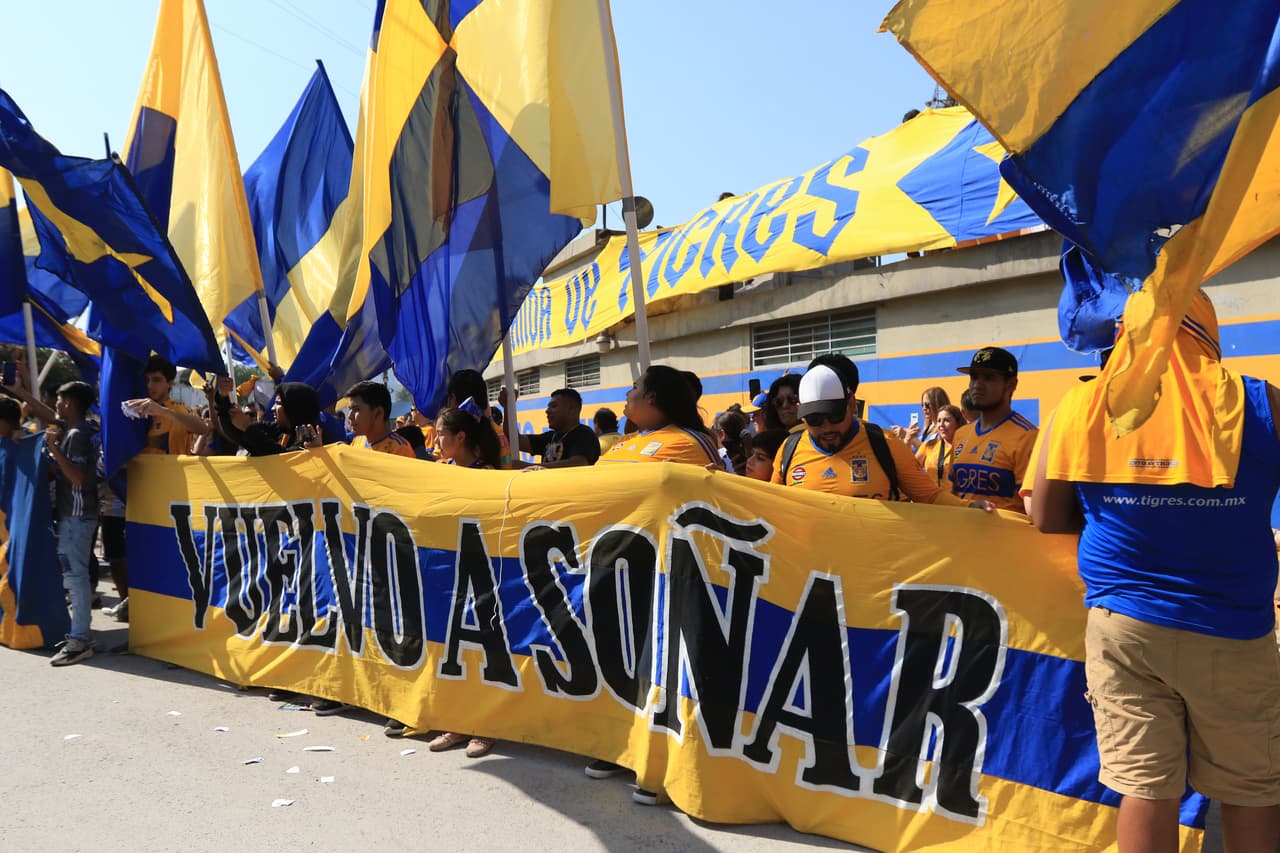 La afición de Tigres se mostraba ilusionada previo al cotejo.