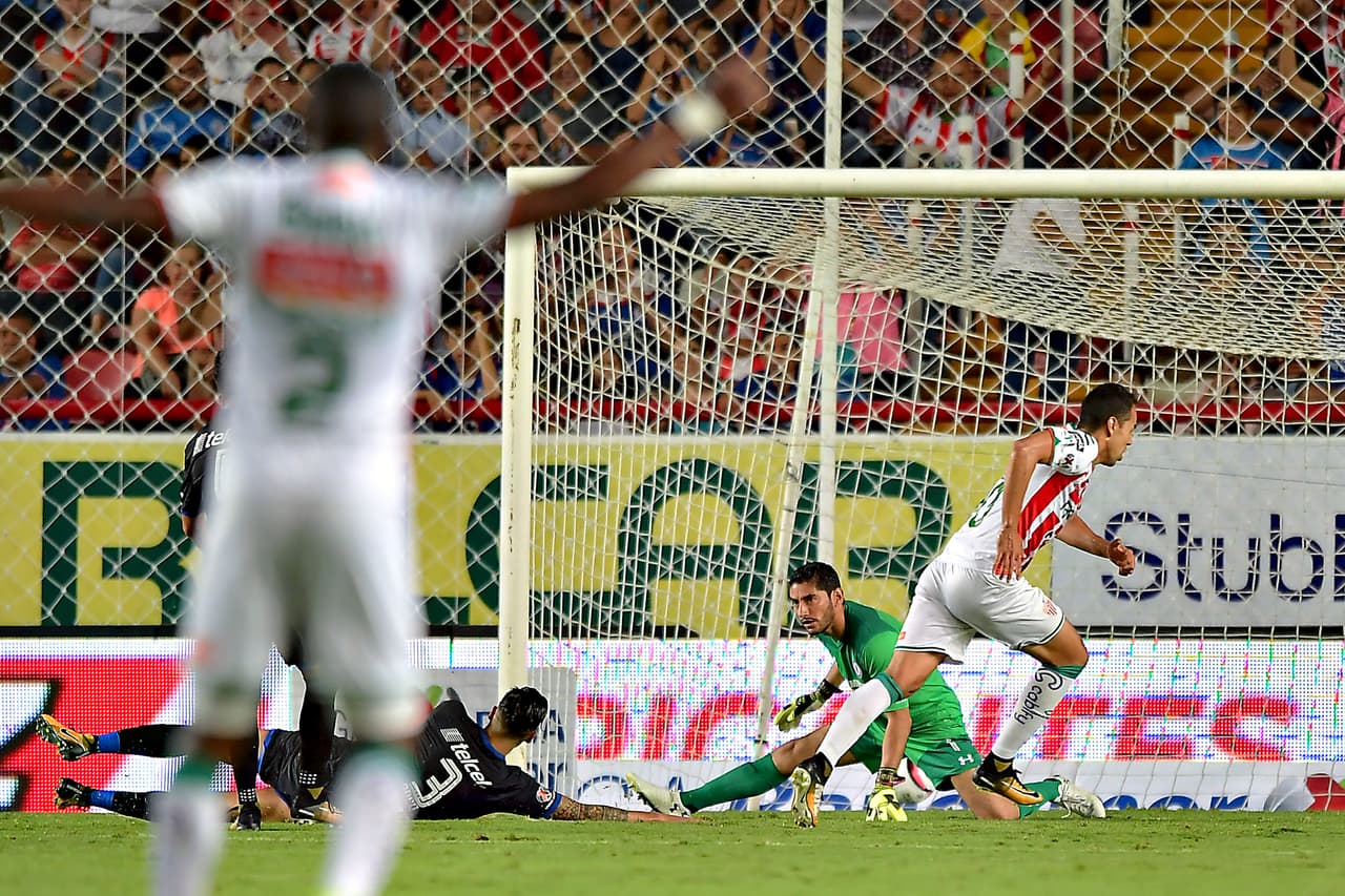 El gol de los Rayos llegó al minuto 58 obra de Pablo César Velázquez tras un larguísimo despeje de Marcelo Barovero.
