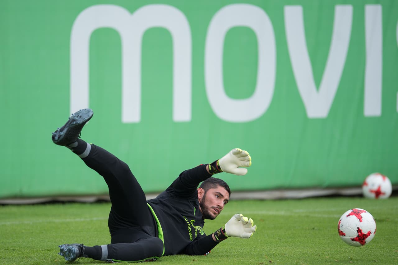 A sus 36 años, se espera que el portero del Cruz Azul aporte toda su experiencia para el equipo.