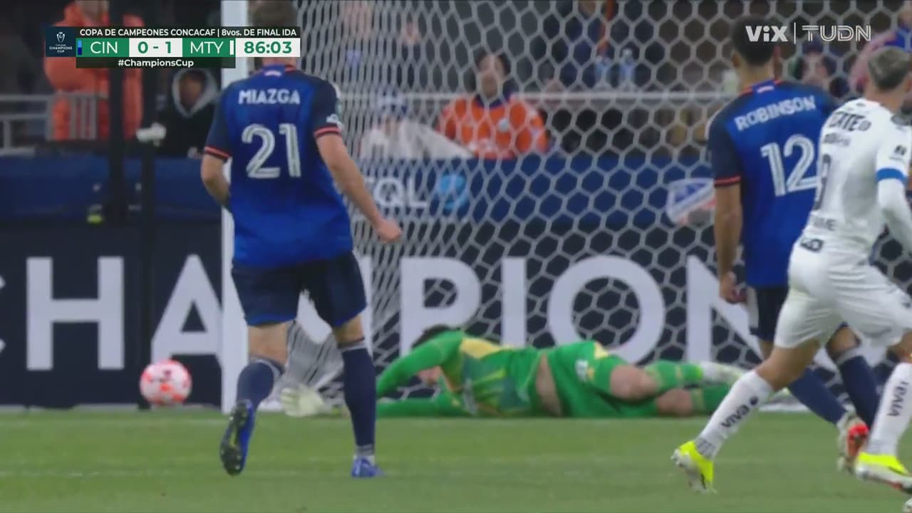 ¡Con las uñas! Berterame quiso todo el pastel y el arquero desvía