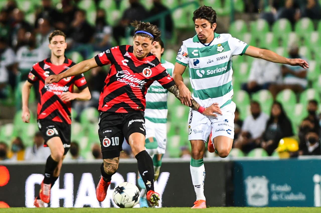 Santos Laguna sumó su tercer triunfo en los últimos cuatro partidos y se metió de lleno en la pelea por el Repechaje gracias los goles de Gorriarán, Suárez y el doblete de Preciado ante unos débiles Xolos de Tijuana.