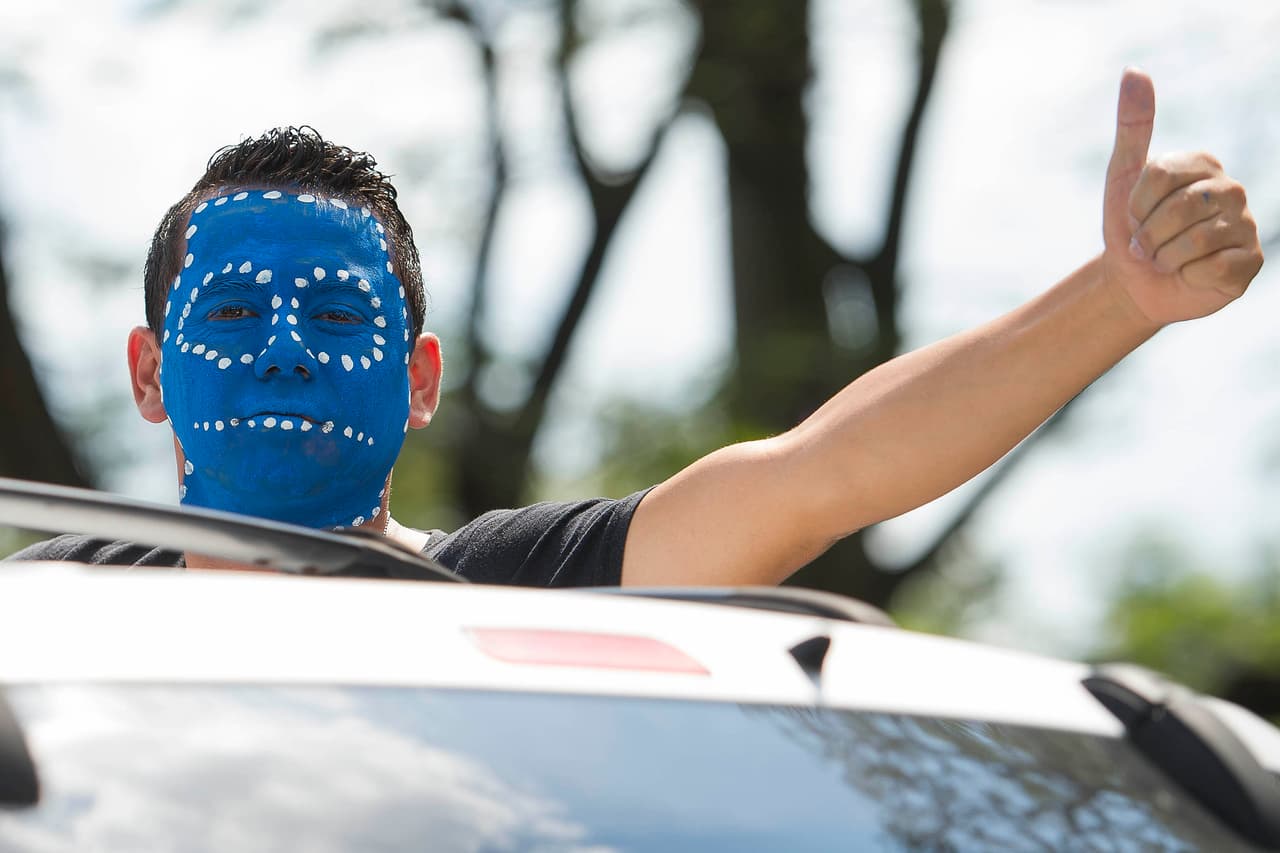 La afición de Honduras se viste de azul