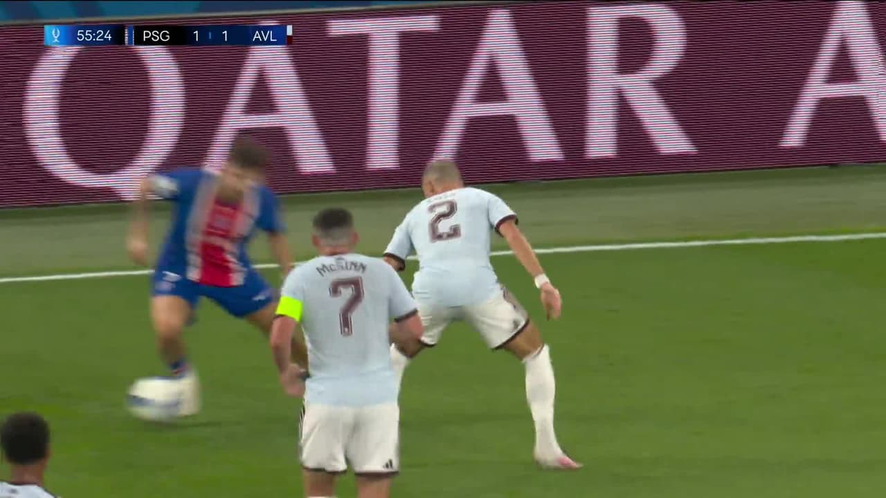 ¡TIRO ATAJADO! disparo por Warren Zaïre-Emery.