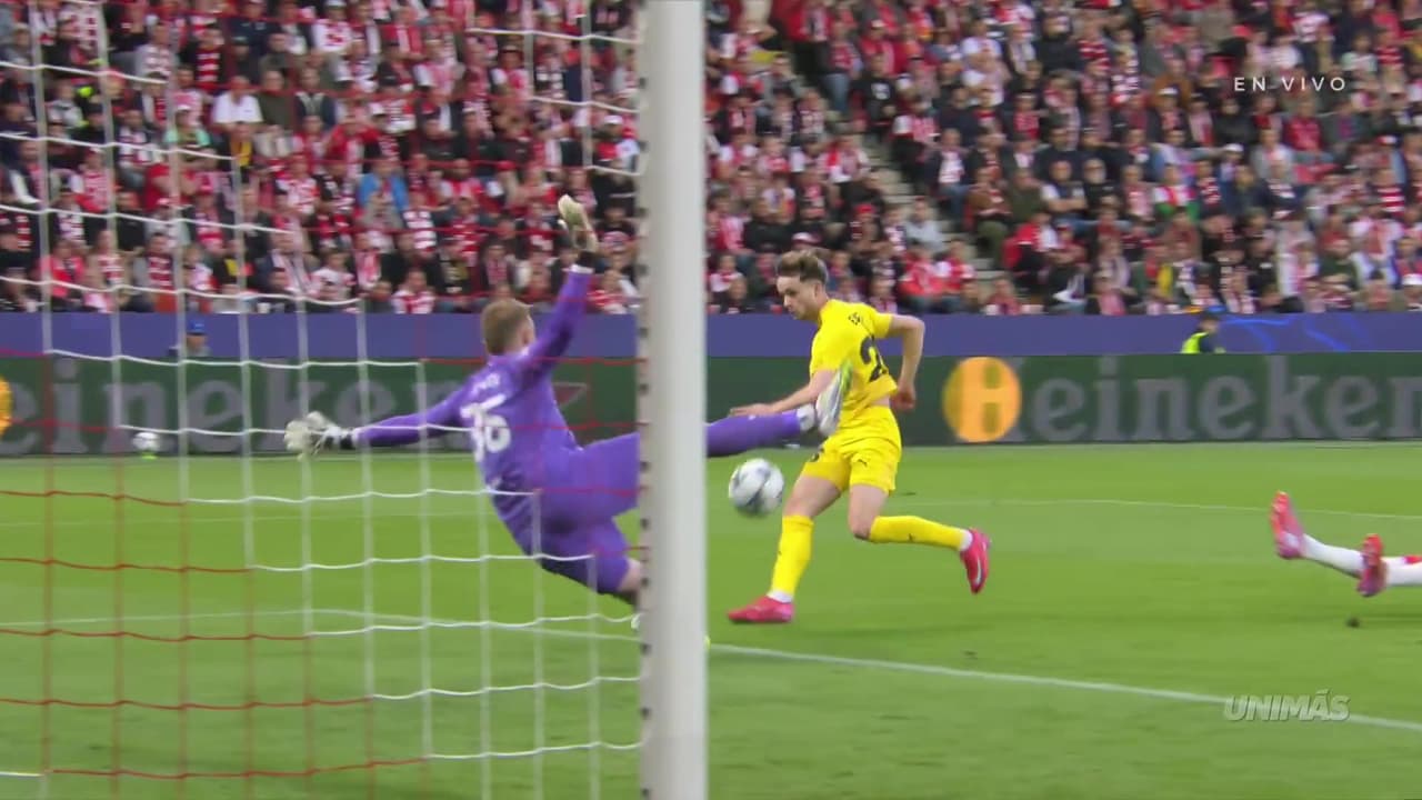 ¡Increíble! ¡Doble error en defensa del Slavia y en ataque del Bodo!