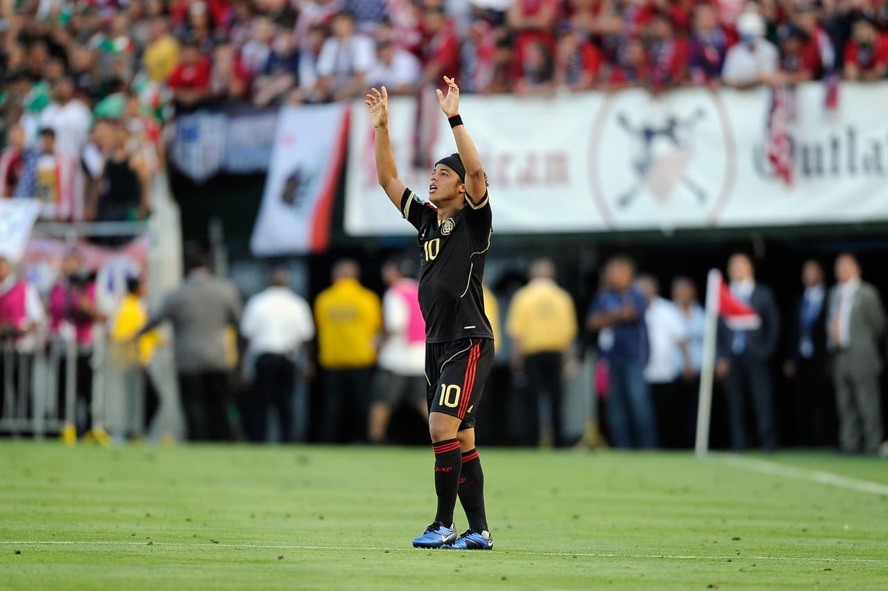 25 de juni ode 2011 (Final - Copa Oro 2011) - uno de los goles más espectaculares que se ha marcado en un juego entre estos países lo hizo Giovanni Dos Santos para sellar el título para el Tri en Rose Bowl Stadium de California y remontando un 2-0 en contra con un 4-2.
