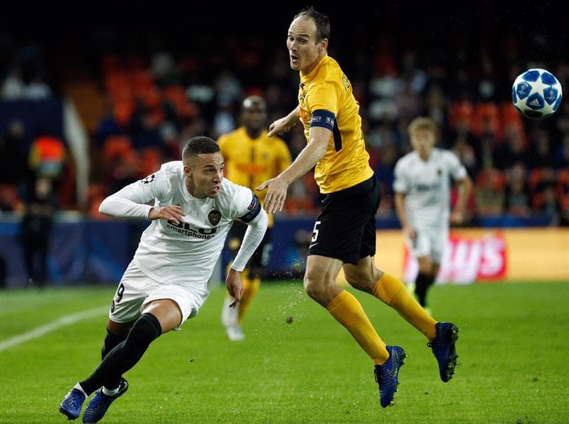 Así fue como Rodrigo Moreno se inventó una jugada al minuto 14 del primer tiempo, tras una falla defensiva de Young Boys.