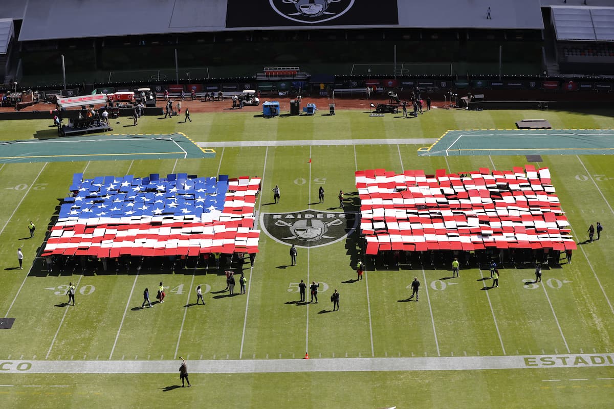 Ya se alistan los últimos detalles para recibir a Houston y Oakland para el histórico partido de este lunes en la Ciudad de México.