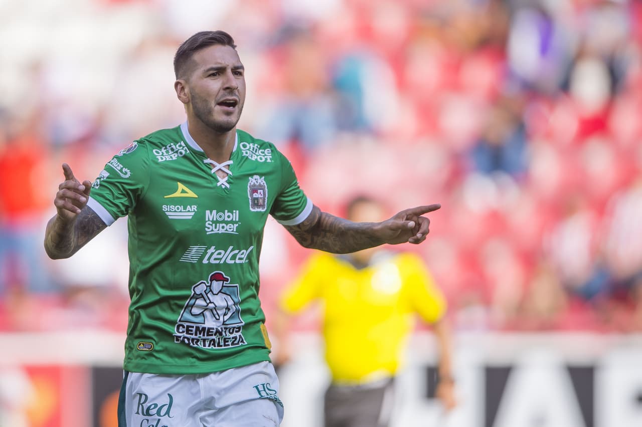 Sosa metió su doblete al minuto 58 después de un centro preciso de Luis Montes.