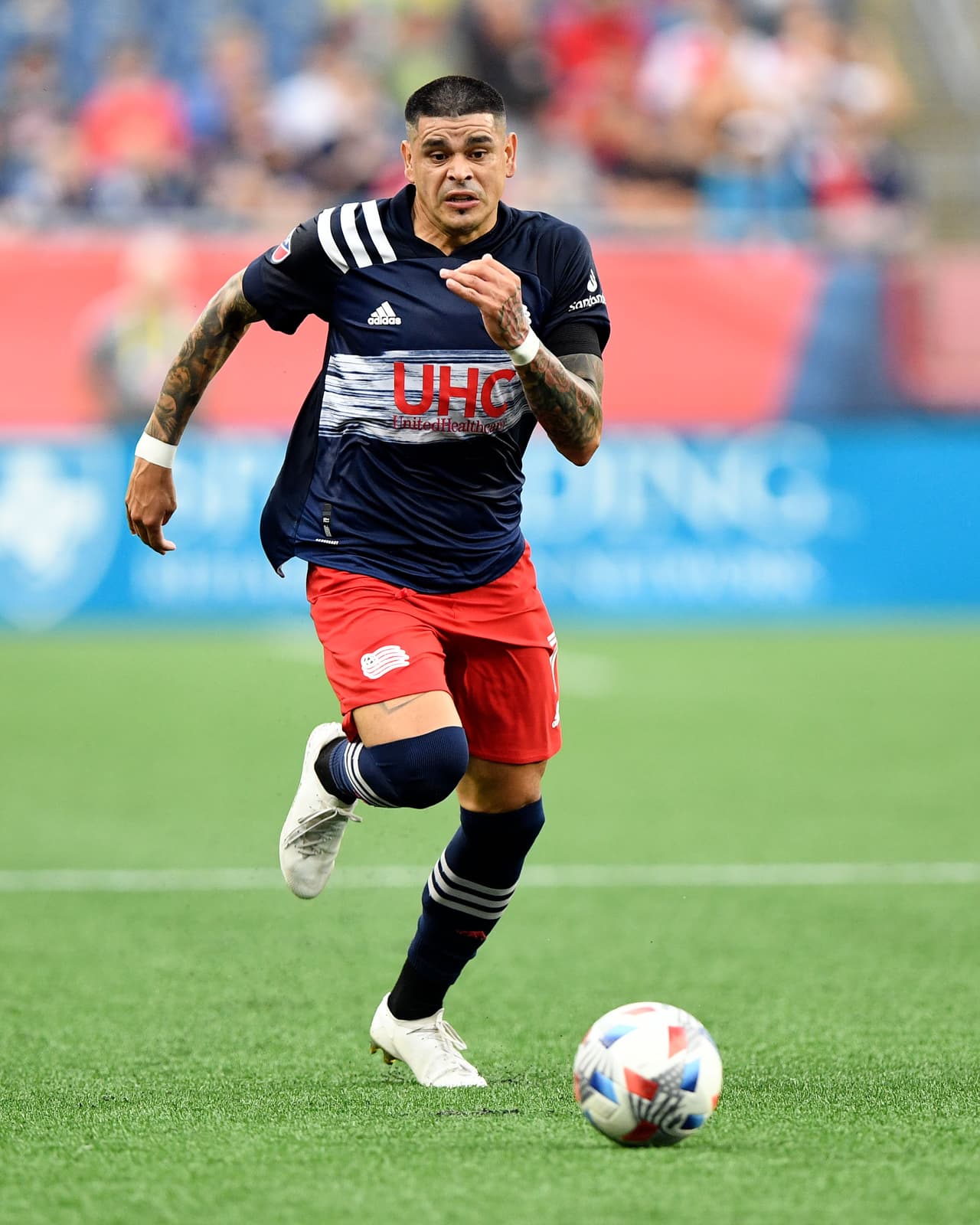 Los dos goles de Gustavo Bou ayudaron a New England Revolution a instalarse en la primera posición de la clasificación general de la MLS.
<br>