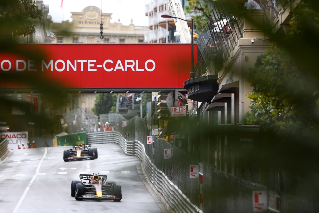 Checo Pérez ganó su tercer Gran Premio de Fórmula 1 y lo hizo en Mónaco, una de las pistas más importantes e histórics en el máximo serial del automovilismo. Así fue el espectacular festejo.
