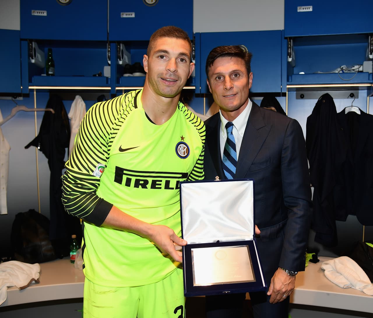 Pese a que Rayados de Monterrey suele gastar fuerte por sus refuerzos, el experimentado guardameta argentino Juan Pablo Carrizo fue fichado a coste cero luego de finalizar su contrato con el Inter de Milán.