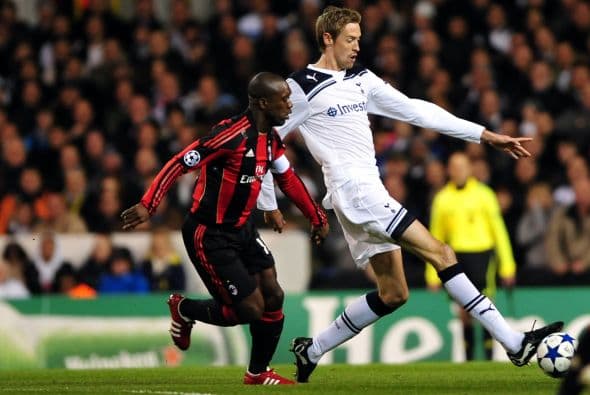 El medio campo milanista dio una gran actuación, pero en ocasiones no conseguía romper las líneas rivales.