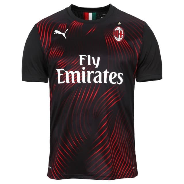 Los Rossoneros ya tienen su tercera piel para la siguiente temporada en la que esperan recuperar su lugar como un gran de Italia. La playera cuenta con un diseño de ondas en diferentes sentidos con el negro y rojo como protagonistas.