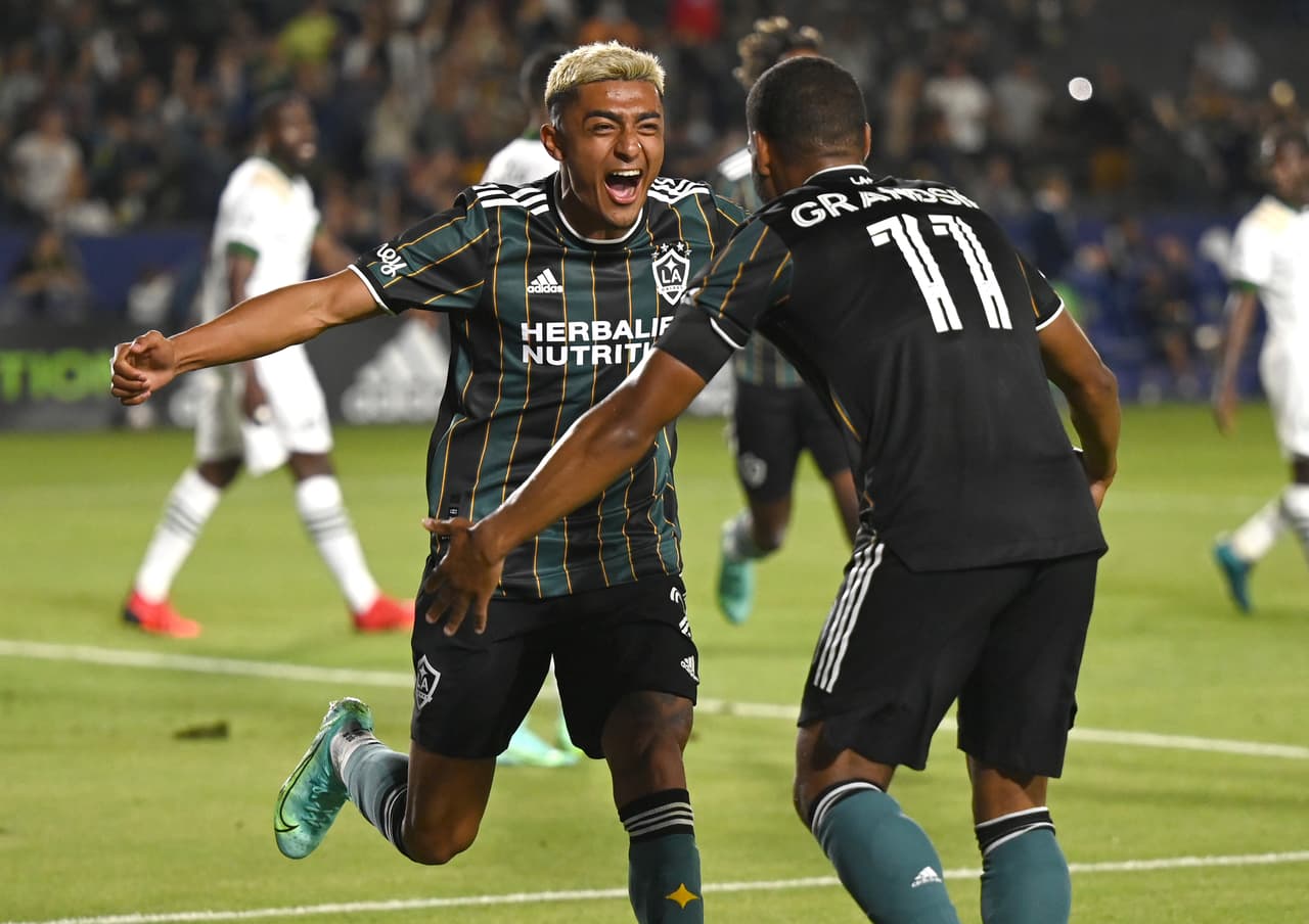 Con asistencias y juego incisivo, Julian Araujo destacó para LA Galaxy en el 4-1 sobre Portland Timbers.
<br>