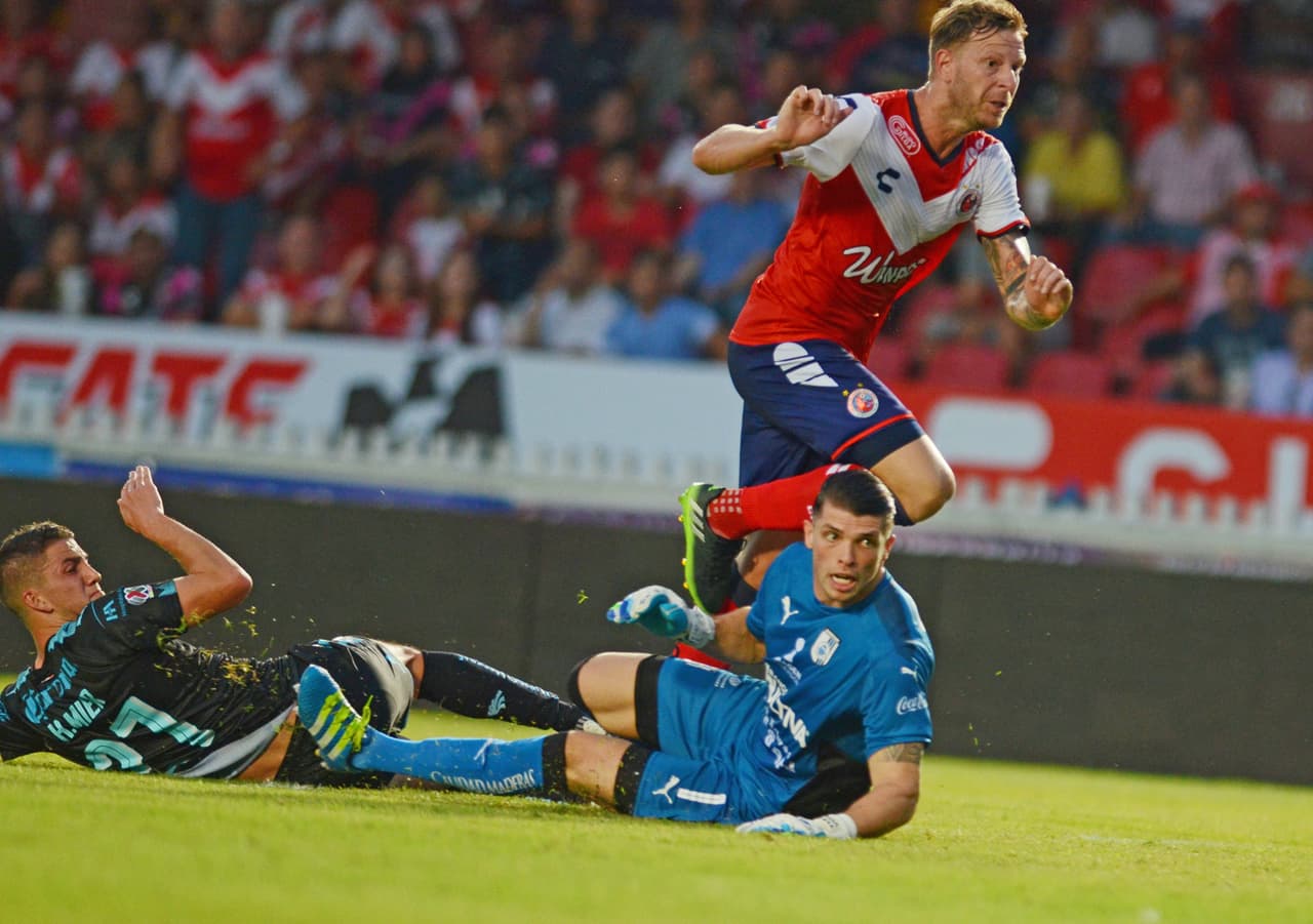 Hiram Mier y Volpi se equivocaron en el 1-0 de Menéndez.