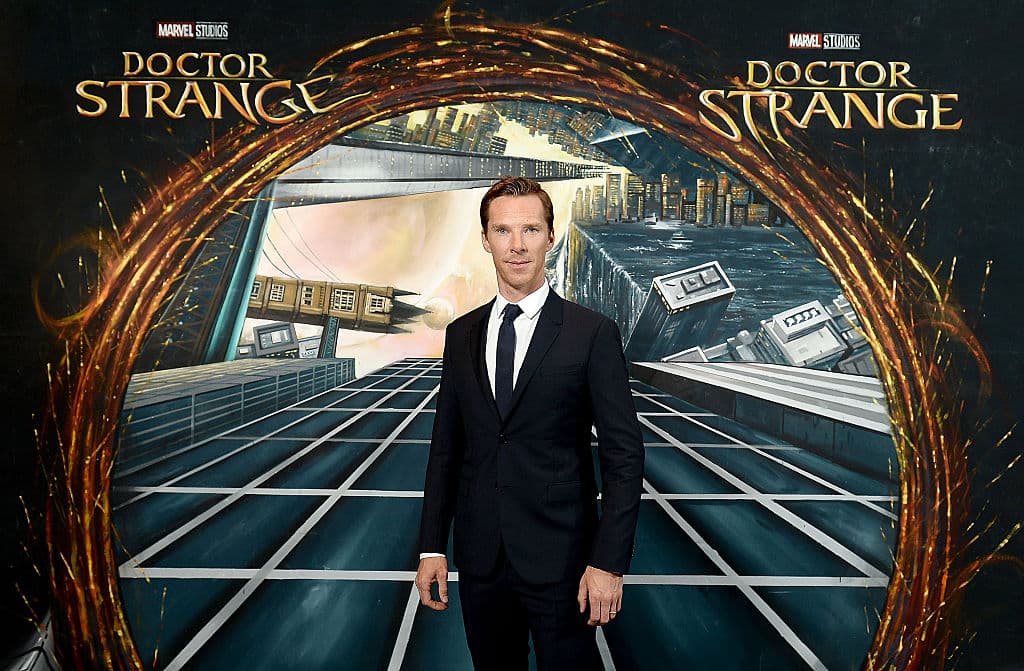 Otra de las sorpresas es la aparición de Doctor Strange, interpretado por Benedict Cumberbatch.